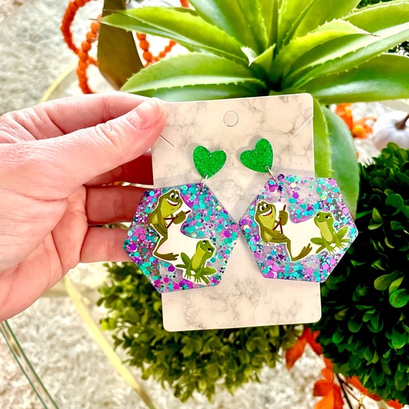 Tiana And Prince Naveen Frog Earrings - Picture 4 of 5